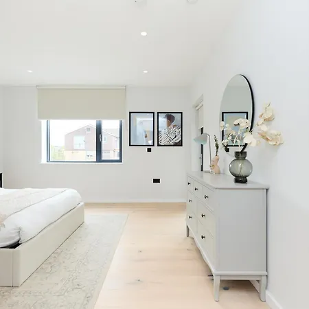 The Brondesbury Hideaway - Stylish 3Bdr Flat With Balcony & Parking Apartamento Londres Exterior foto